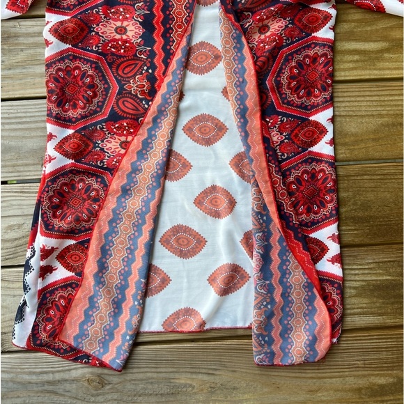 Women’s fashion red /white kimono - Picture 5 of 10